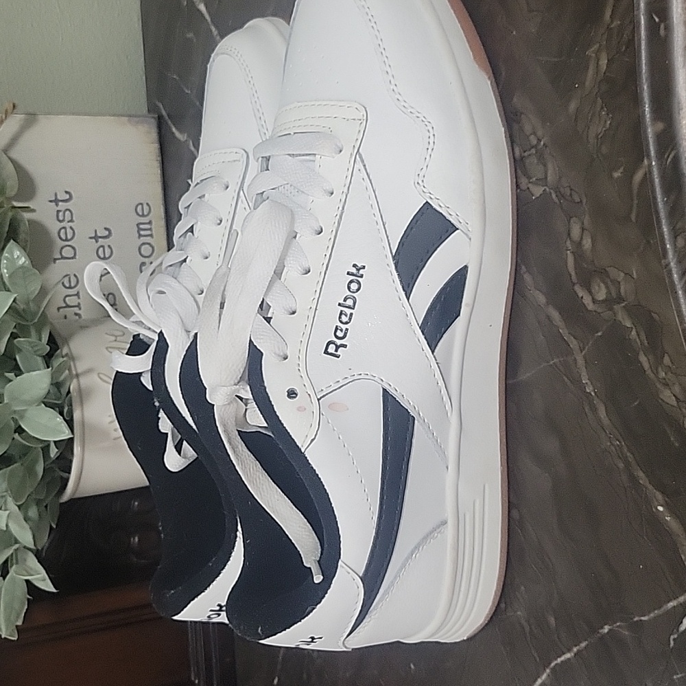 Reebok White Sneakers - Picture 2 of 5